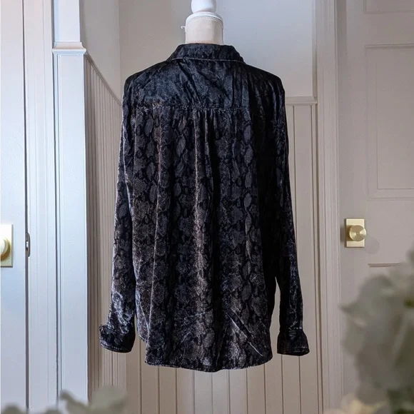 Pilcro Anthropologie Snakeskin Print Button Down Shirt 1X Plus - Picture 2 of 6